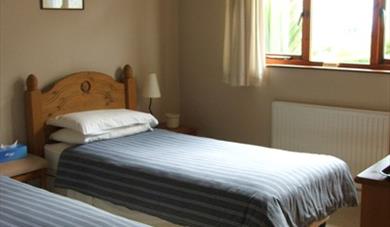 twin bedroom